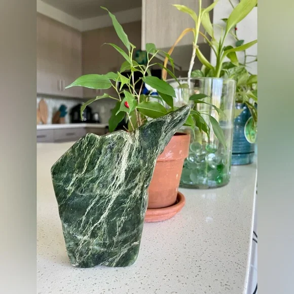 Nephrite Jade Freeform - Picture 3 of 7